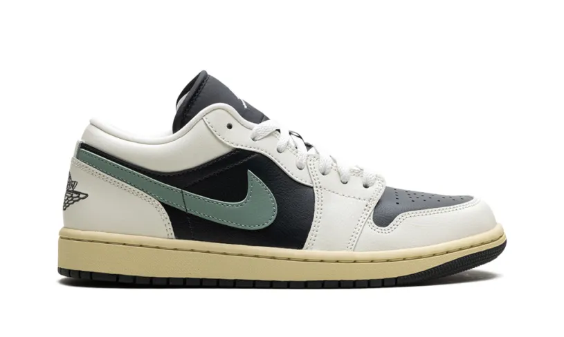 Air Jordan 1 Air Jordan 1 Low WMNS 'Jade Smoke'